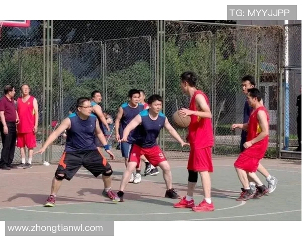 南京篮球队总决赛精彩回顾展现团队力量与拼搏精神